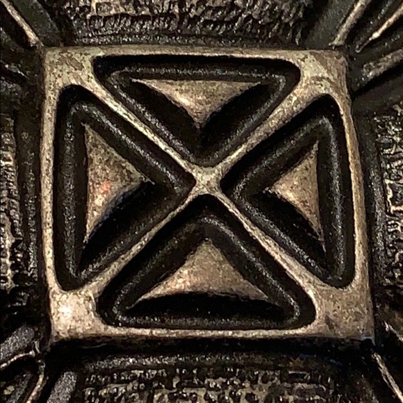 Buckle - Picture 2 of 5